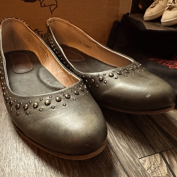 Freebird Flats Size 10 (fits like an 8.5) - Picture 3 of 5